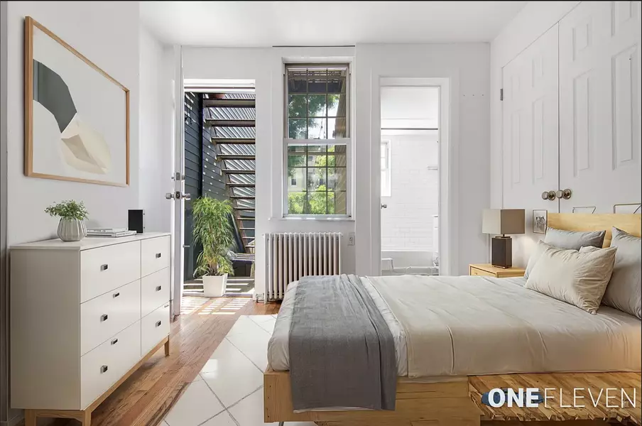 190 N 9th St #2, Brooklyn, NY 11211-3125