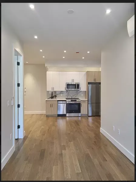 257 N 7th St #5r, Brooklyn, NY 11211-1273