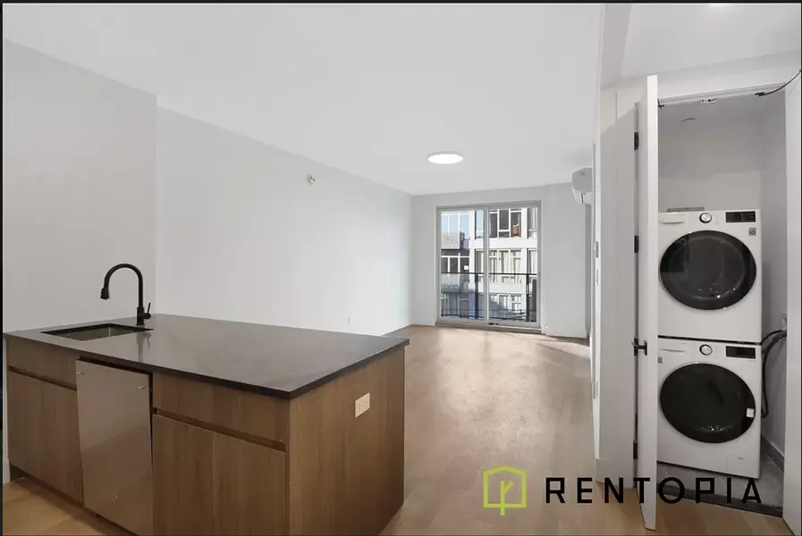 209 N 11th St #3L, Brooklyn, NY 11211-7832