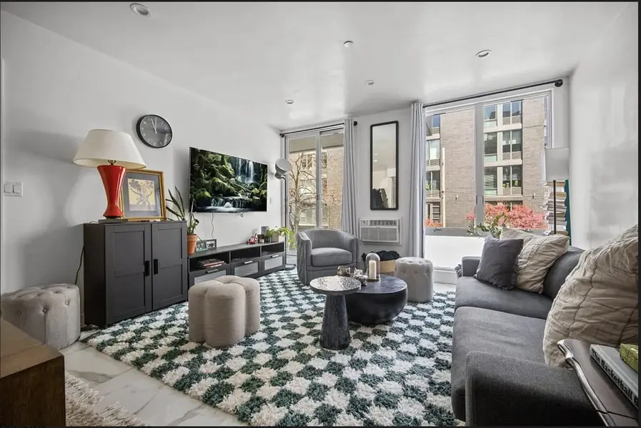 64 N 8th St #2f, Brooklyn, NY 11249-2816