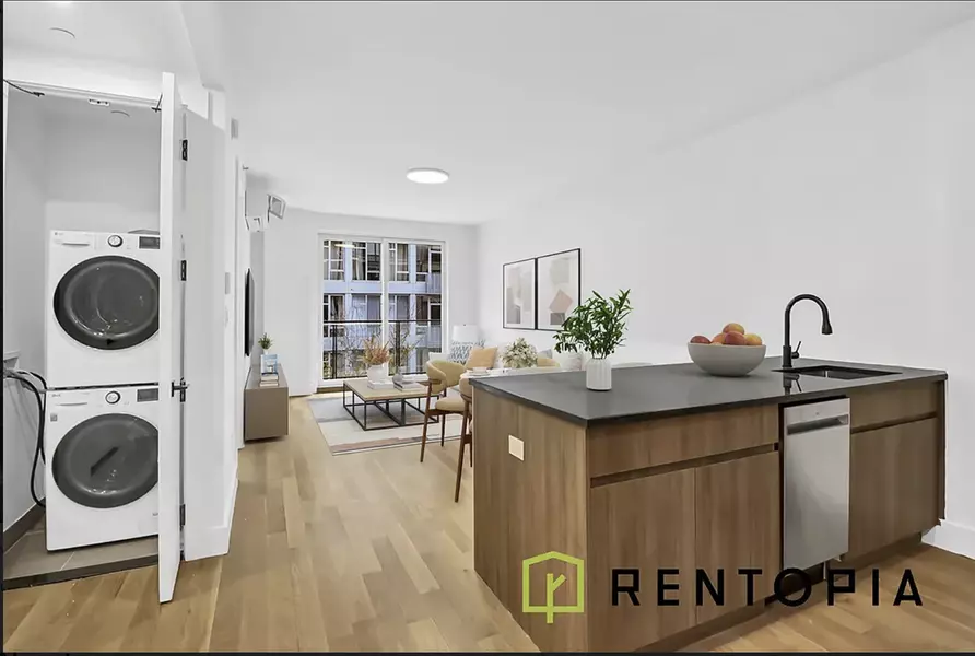 209 N 11th St #702, Brooklyn, NY 11211-7832