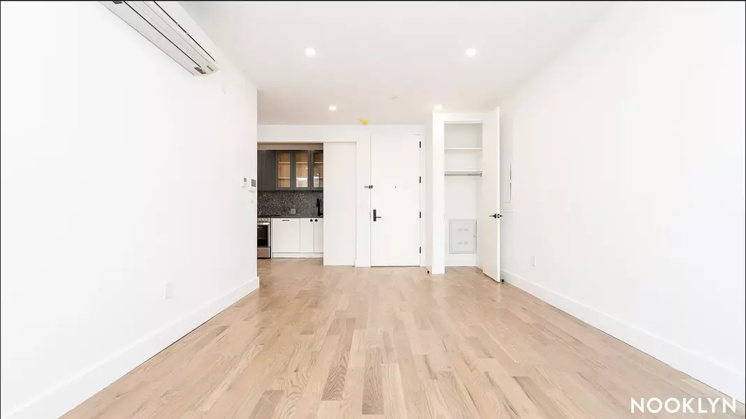 228 N 7th St #303, Brooklyn, NY 11211-3128