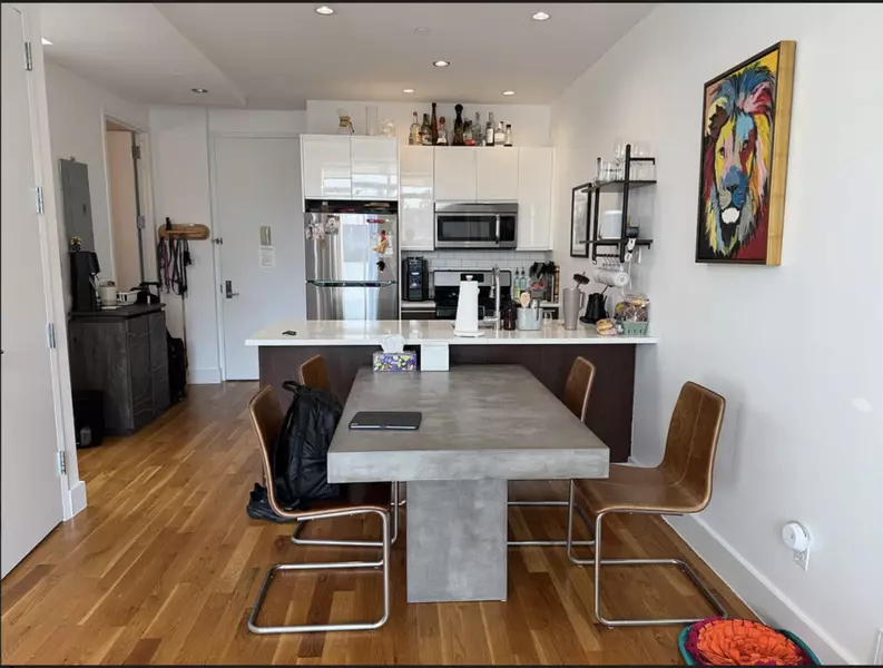 200 N 11th St #5a, Brooklyn, NY 11211-1389