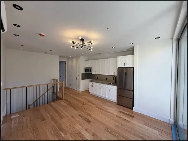 285 Driggs Ave #1d, Brooklyn, NY 11222-3947