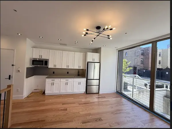 285 Driggs Ave #1d, Brooklyn, NY 11222-3947