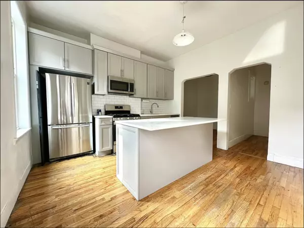 Brooklyn, NY 11222-2907,141 McGuinness Blvd #2