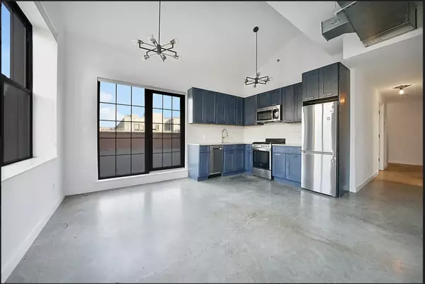 Brooklyn, NY 11211-6005,38 Roebling St #phh