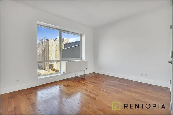 63 Roebling St #3a, Brooklyn, NY 11211-2231
