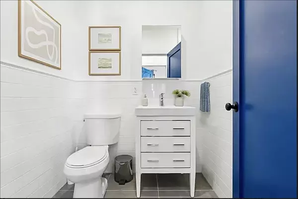 Brooklyn, NY 11249-3516,157 Wythe Ave #3b