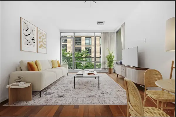 170 N 11th St #3d, Brooklyn, NY 11211-1191