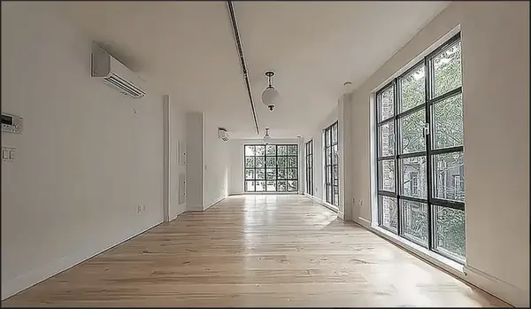 180 N 7th St #310, Brooklyn, NY 11211-5928