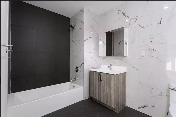 Brooklyn, NY 11222-7972,1000 Lorimer St #412