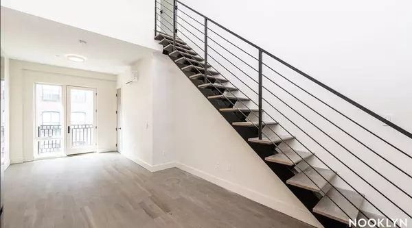 Brooklyn, NY 11211-2021,483 Driggs Ave #4g