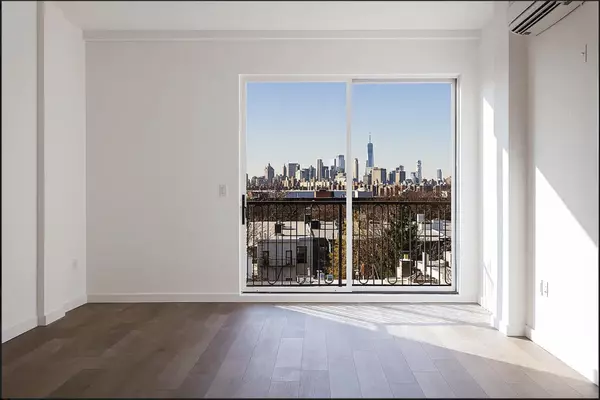 Brooklyn, NY 11222-7972,1000 Lorimer St #412