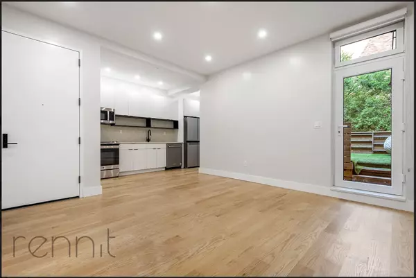 Brooklyn, NY 11211-5243,331 Bedford Ave #2