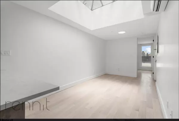 Brooklyn, NY 11211-7871,283 S 5th St #penthouse