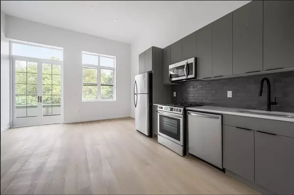 Brooklyn, NY 11211-9313,234 N 12th St #2f