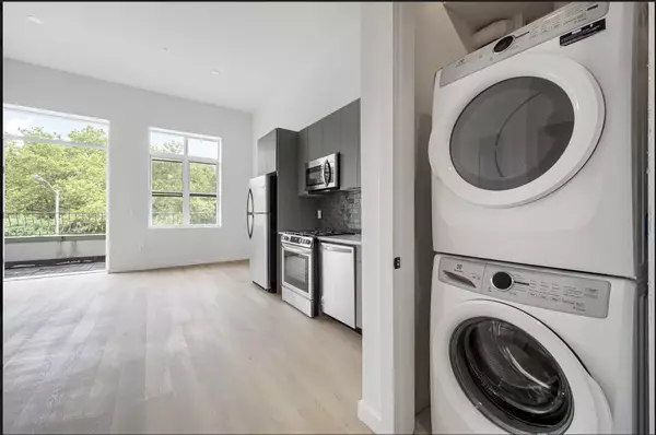 Brooklyn, NY 11211-9313,234 N 12th St #2f