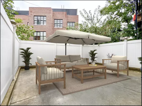 Brooklyn, NY 11211-6064,427 Metropolitan Ave #1