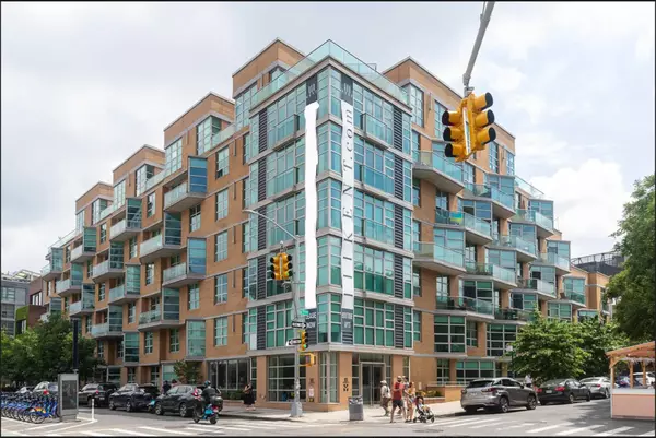 Brooklyn, NY 11249-2914,111 Kent Ave #2r