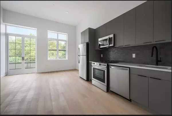 Brooklyn, NY 11211-9313,234 N 12th St #2f