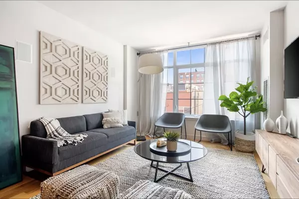 Brooklyn, NY 11211-3200,101 Bedford Ave #c410