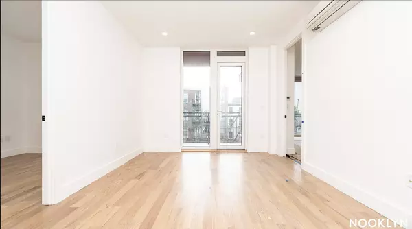 Brooklyn, NY 11211-3128,228 N 7th St #302