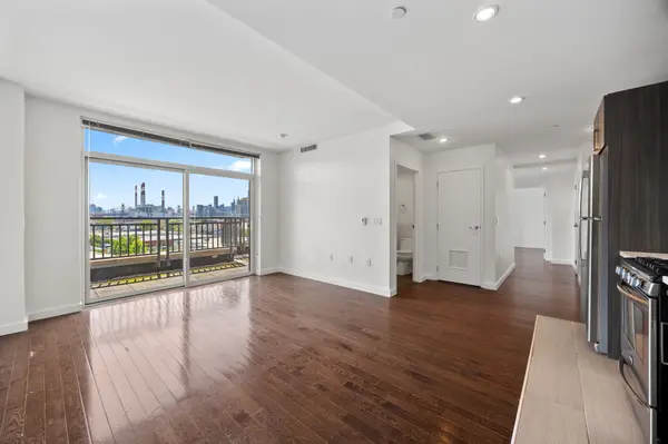12-15 Broadway #705, Astoria, NY 11106