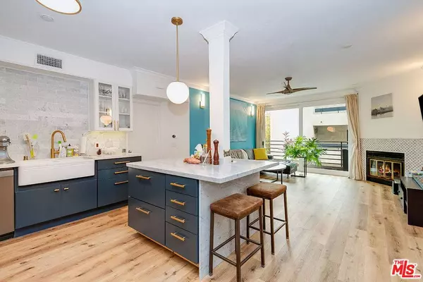 20 Catamaran St #104, Marina Del Rey, CA 90292