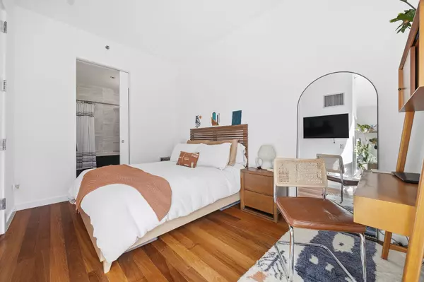 135 N 11th Street #3D, Brooklyn, NY 11249-1498