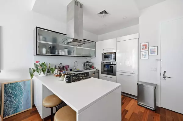 162 N 12th Street #4C, Brooklyn, NY 11249-1752