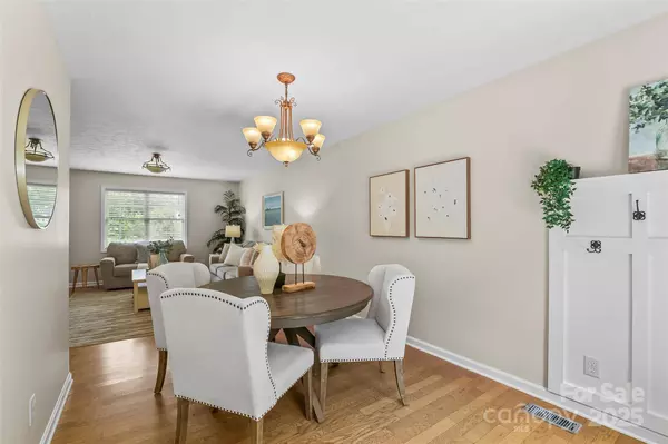 205 Davis DR, Morganton, NC 28655