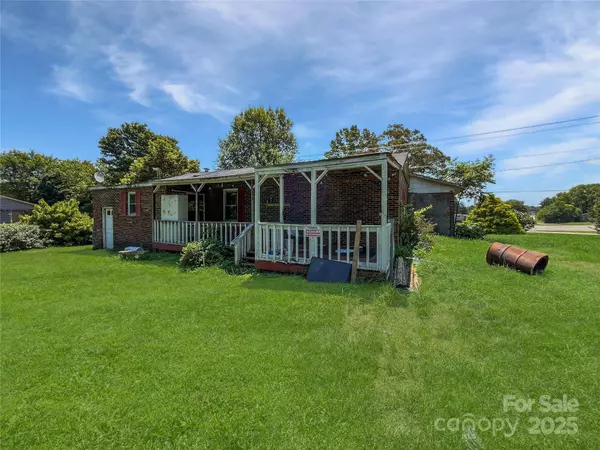 8397 Rhodhiss RD, Connelly Springs, NC 28612