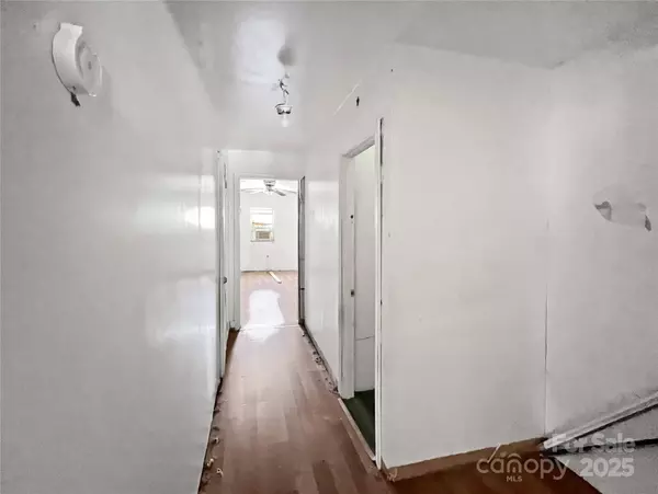 8397 Rhodhiss RD, Connelly Springs, NC 28612