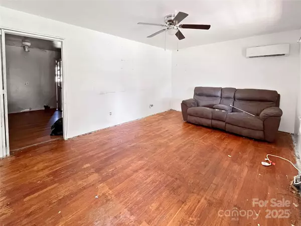 8397 Rhodhiss RD, Connelly Springs, NC 28612