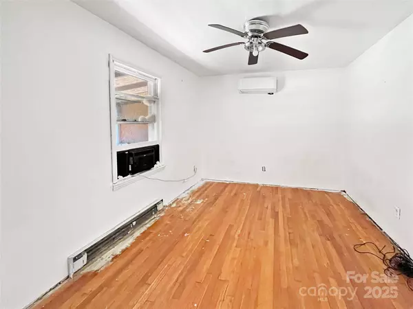 8397 Rhodhiss RD, Connelly Springs, NC 28612