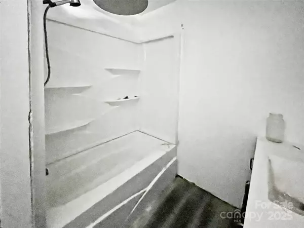 8397 Rhodhiss RD, Connelly Springs, NC 28612