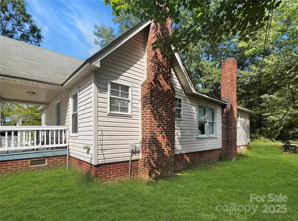 112 Crowell DR NW, Concord, NC 28025