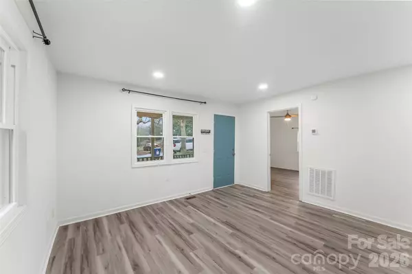 500 3rd ST, Stanley, NC 28164