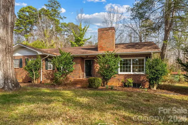 121 33rd AVE NE, Hickory, NC 28601