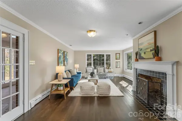 121 33rd AVE NE, Hickory, NC 28601