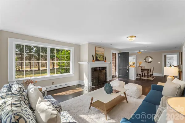 121 33rd AVE NE, Hickory, NC 28601