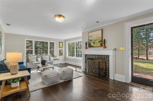 121 33rd AVE NE, Hickory, NC 28601