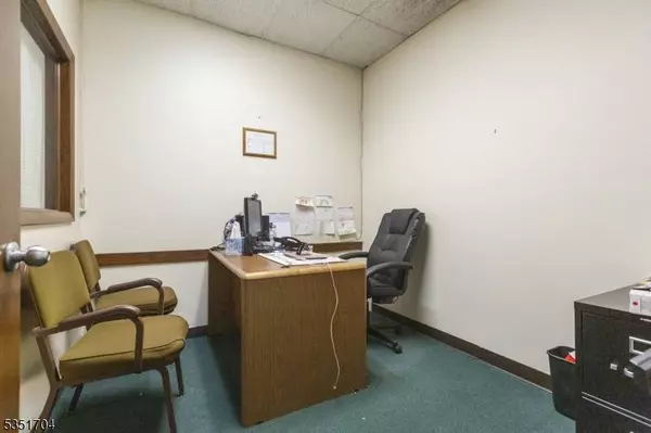 729 E Landis Ave, Vineland City, NJ 08360