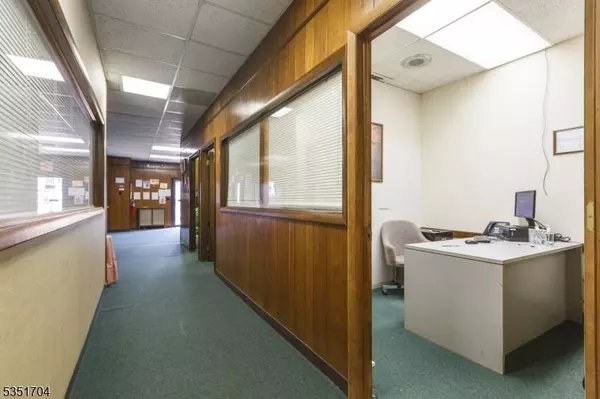 729 E Landis Ave, Vineland City, NJ 08360