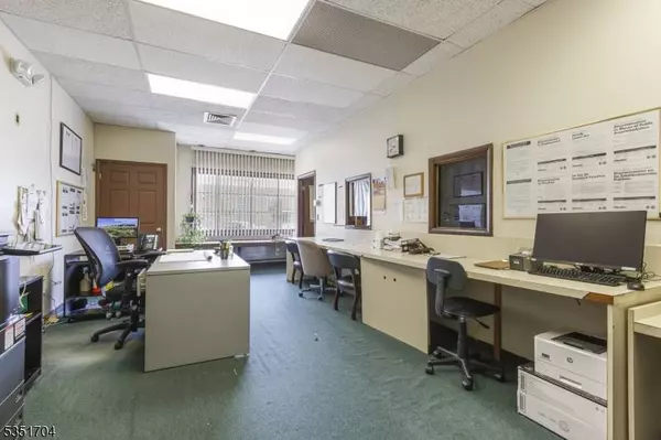 729 E Landis Ave, Vineland City, NJ 08360