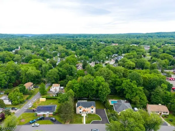 418 East Ave, Northvale Boro, NJ 07647