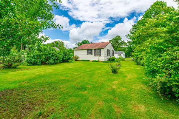 1904 Dunn LN, Hixson, TN 37343