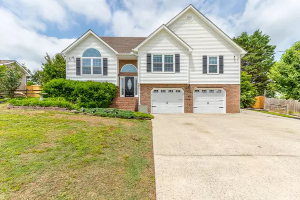 944 Debbie LN, Ringgold, GA 30736