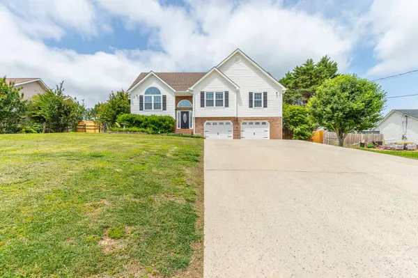 944 Debbie LN, Ringgold, GA 30736